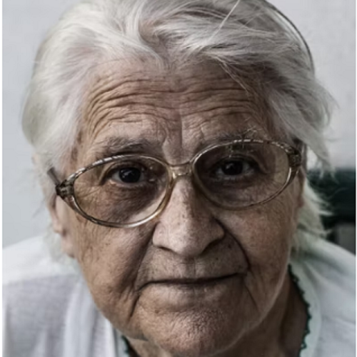 Older_Woman_photo Older_Woman_photo
